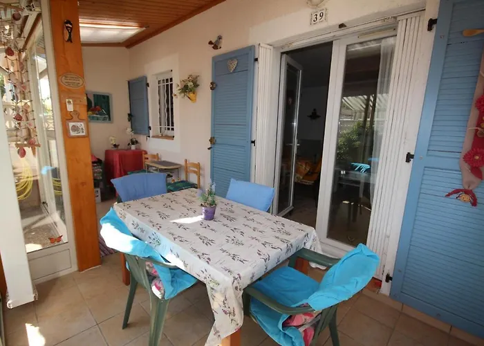 Belle Climatisee, 4 Couchages A 400 M De La 2 Terrasse D Angle Parking Dans Securisee Avec Piscine Commune Lrond39