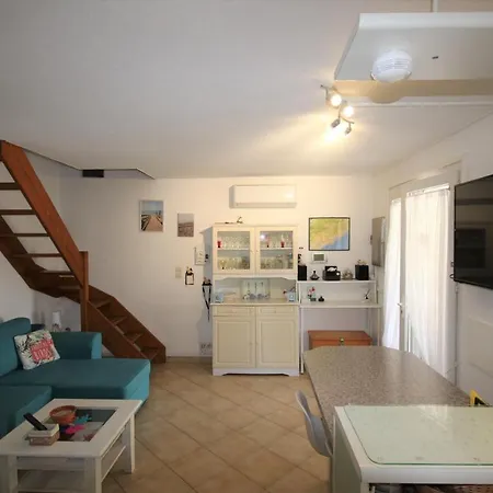 Belle Climatisee, 4 Couchages A 400 M De La 2 Terrasse D Angle Parking Dans Securisee Avec Piscine Commune Lrond39 Portiragnes